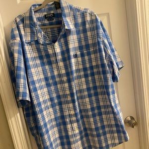 Chaps men’s blue & white plaid shirt